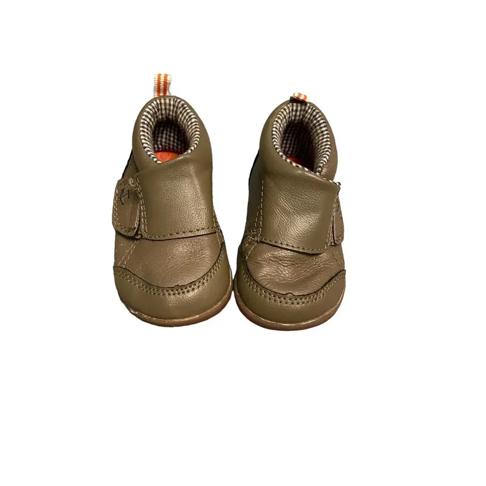EUC Carters Infant Toddler boys ‘Charlie’ leather first walker shoes size 4